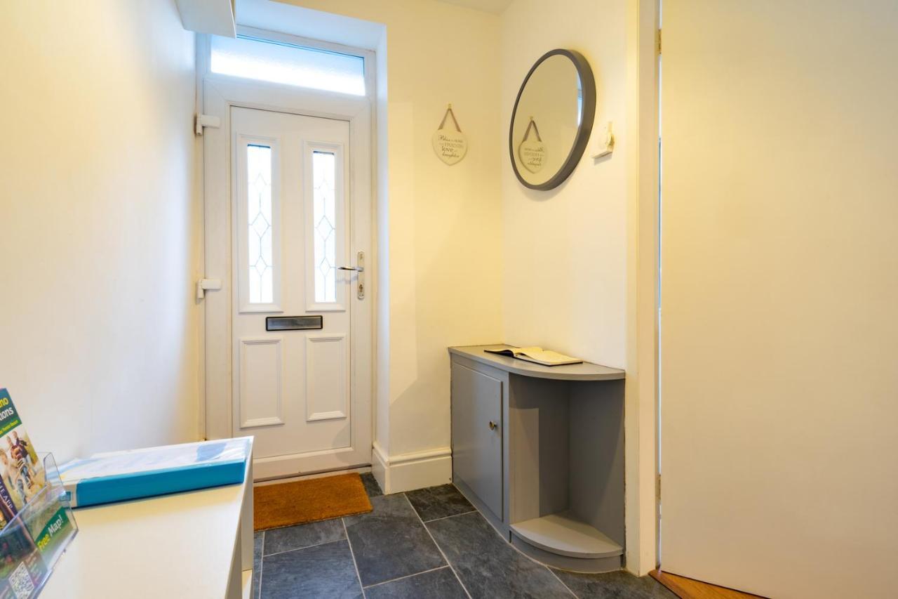 Newly-Renovated, Mid-Terrace Cottage In Porthmadog Dış mekan fotoğraf